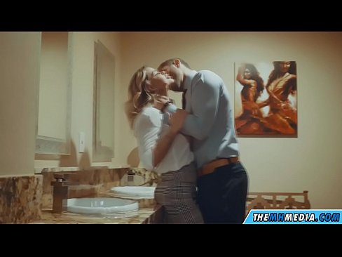 ❤️ Когато наедряла блондинка ви съблазни в обществена тоалетна ️ Секс видео в bg.sex-porntube.ru ️